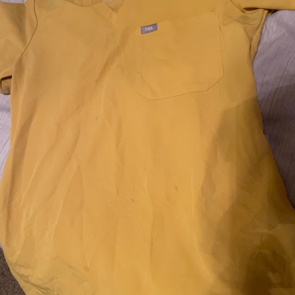 Yellow figs scrub top